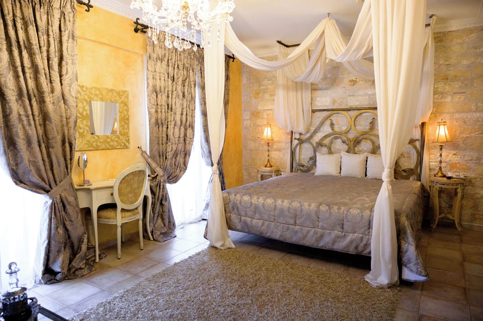 Junior Suite | In-room safe, soundproofing, iron/ironing board, free cribs/infant beds