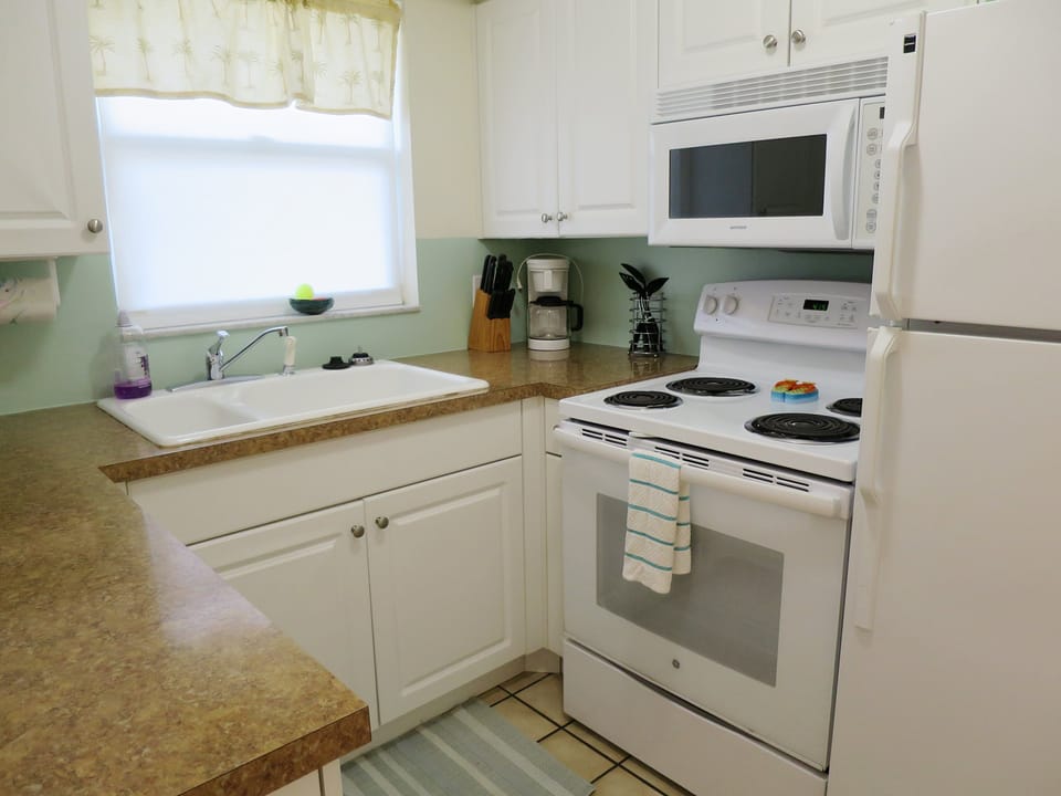 sanddollarvillakitchen