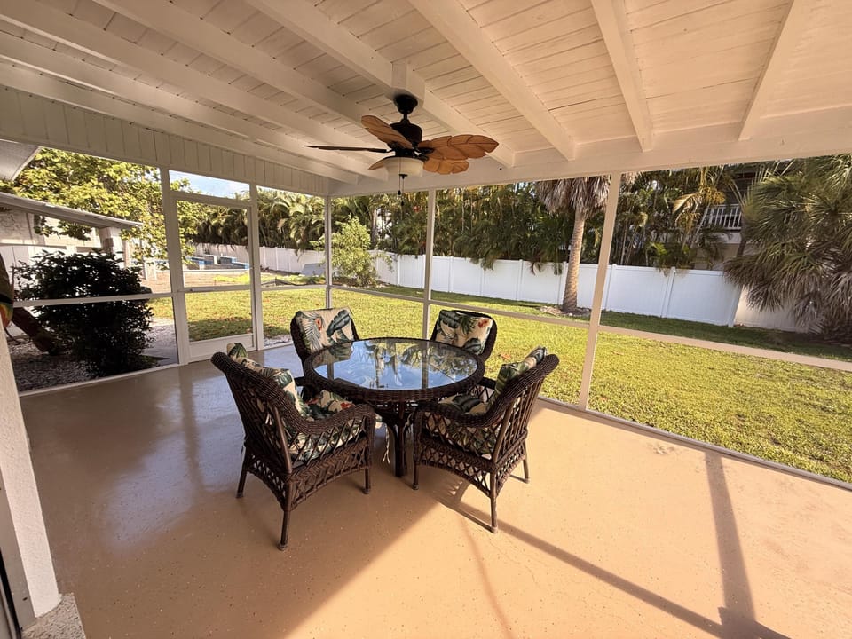 Sea Spray screened patio