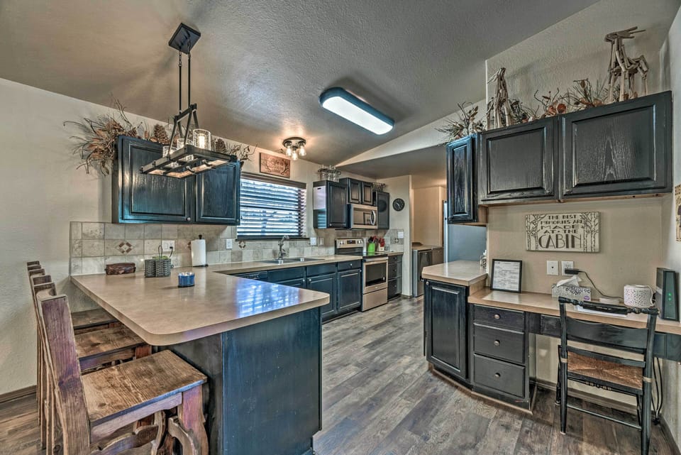 Fully Equipped Kitchen | Desk