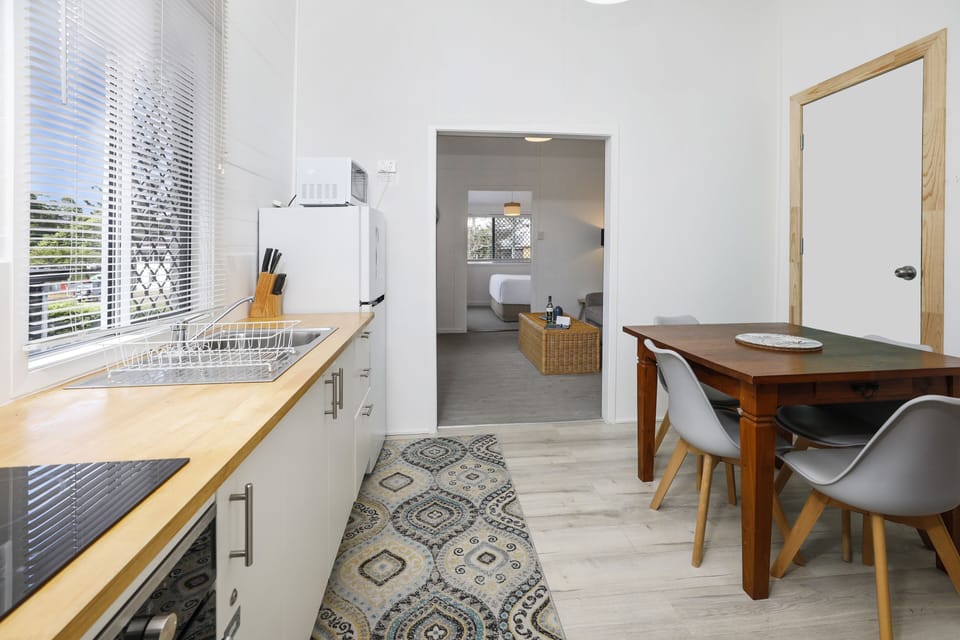 Apartment, 1 Bedroom | Private kitchen | Full-size fridge, microwave, oven, stovetop