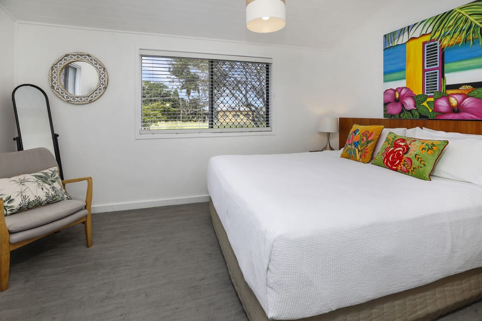 Apartment, 1 Bedroom | 1 bedroom, iron/ironing board, free cribs/infant beds, free WiFi