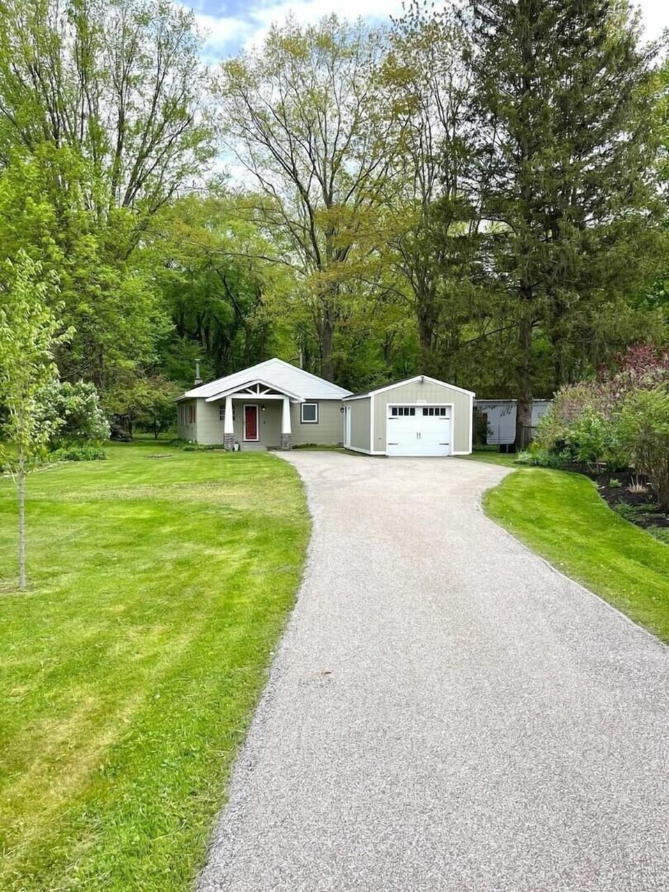 House, 3 Bedrooms | Property grounds