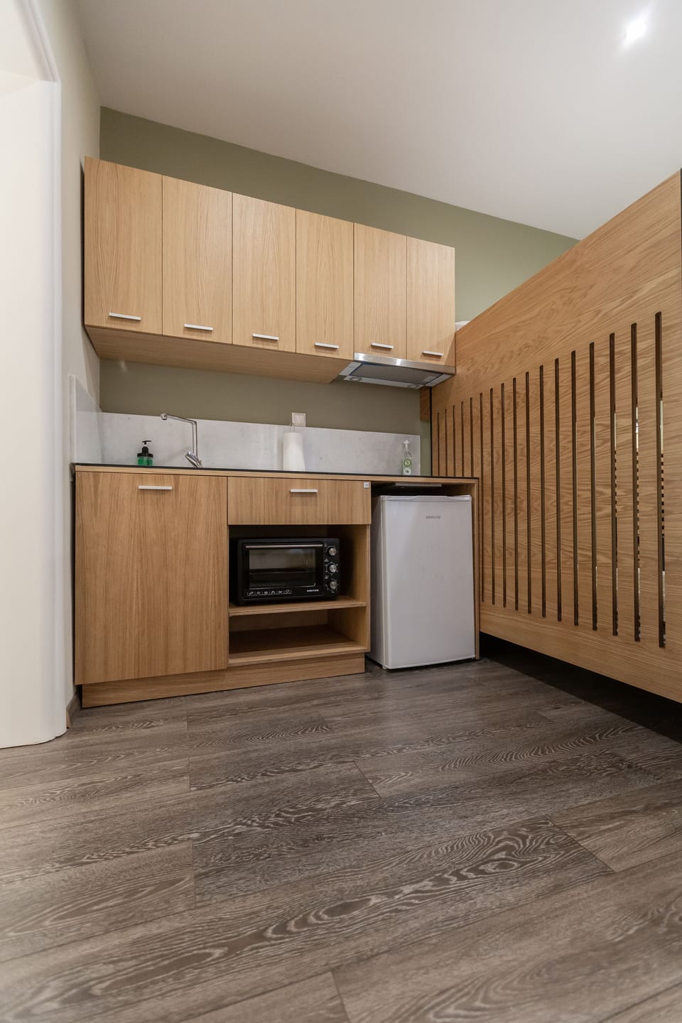 Family Room, Garden View (G3) | Private kitchen | Mini-fridge, coffee/tea maker, electric kettle