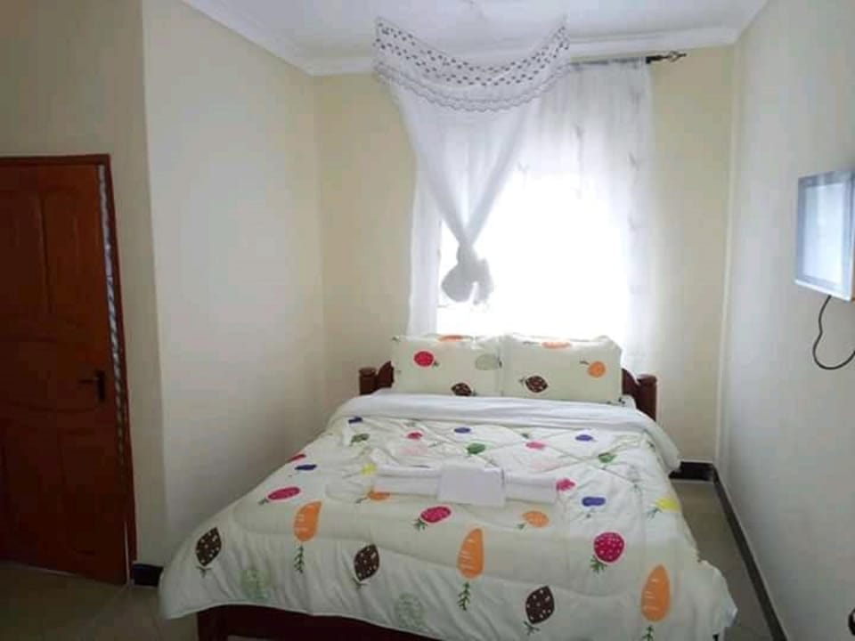 Standard Room | Desk, blackout drapes, free WiFi, bed sheets