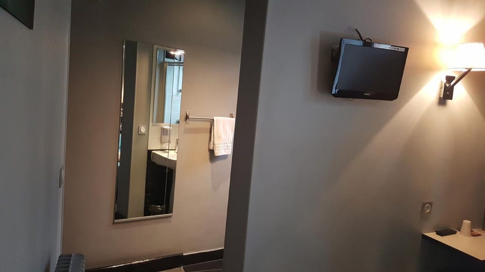 Superior Double Room | Desk, blackout drapes, soundproofing, WiFi (free)