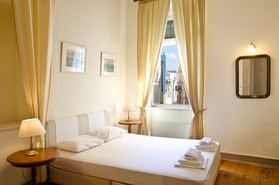 Standard Double or Twin Room | Individually decorated, individually furnished, desk, laptop workspace