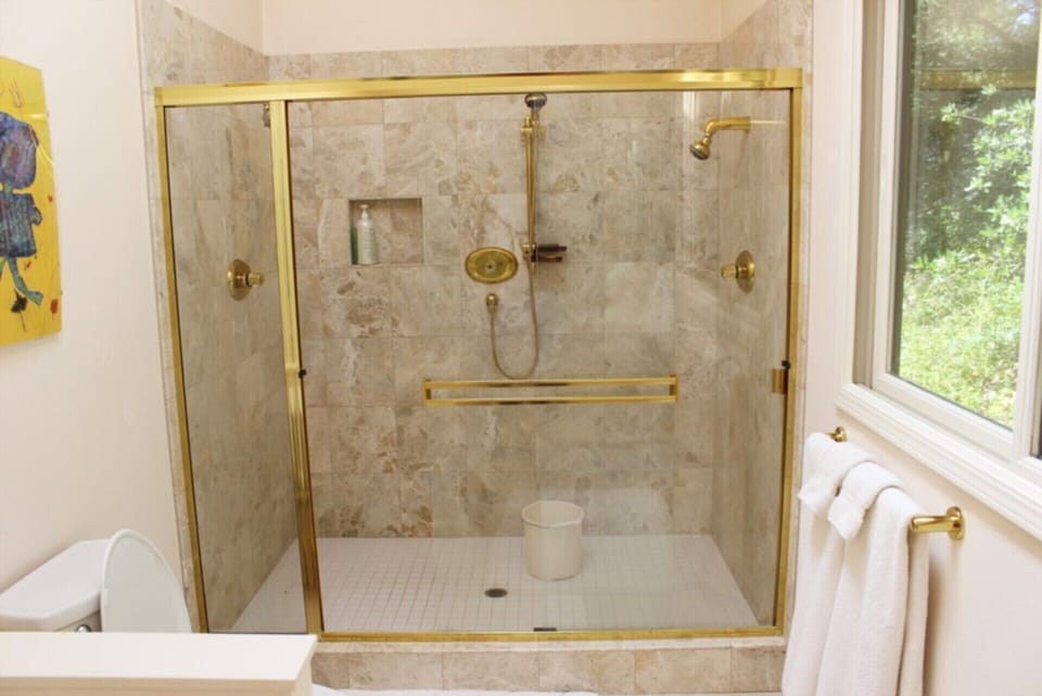 House (2 Bedrooms) | Property amenity