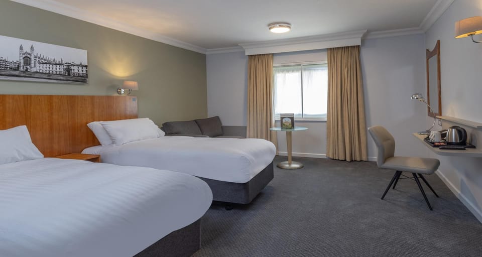 Superior Room, 2 Twin Beds, Non Smoking | In-room safe, desk, laptop workspace, soundproofing