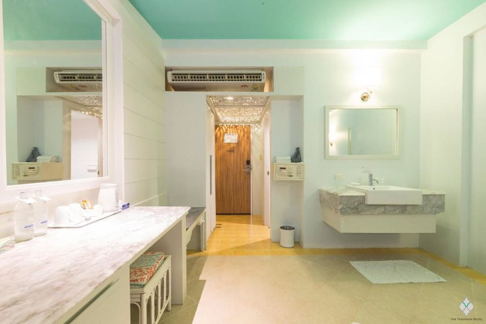 Minibar, in-room safe, desk, soundproofing