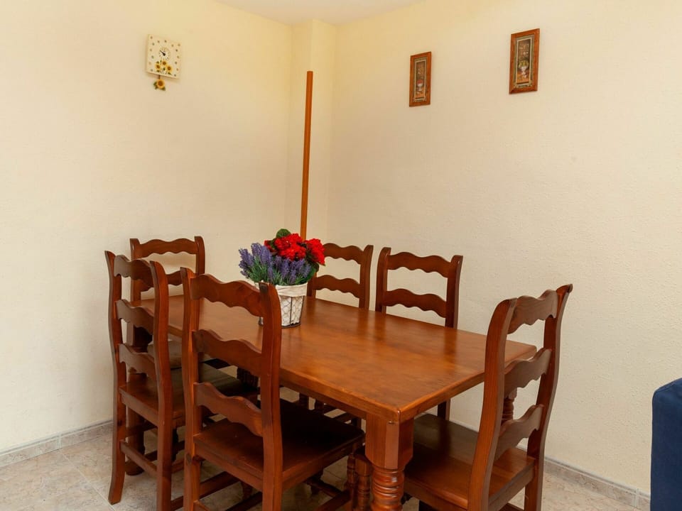 Room, Dining Room, Property, Furniture, Table, Kitchen & Dining Room Table, Floor, Interior Design, House, Real Estate