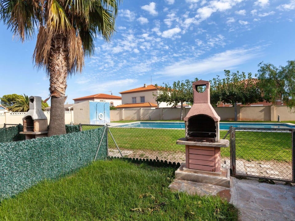Property, Real Estate, Home, House, Estate, Grass, Building, Sky, Hacienda, Tree