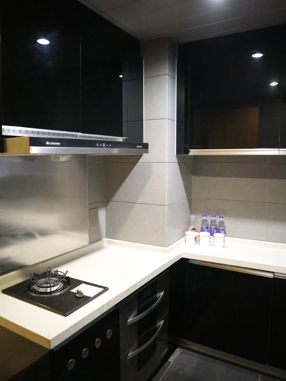 Full-size fridge, stovetop, electric kettle