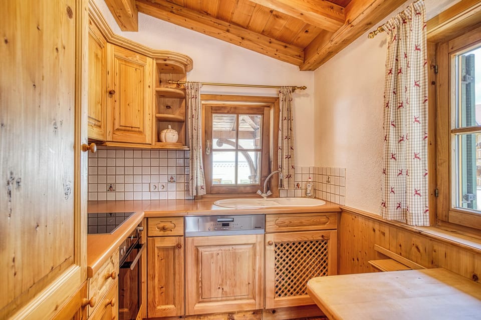 Traditional Chalet | Private kitchen