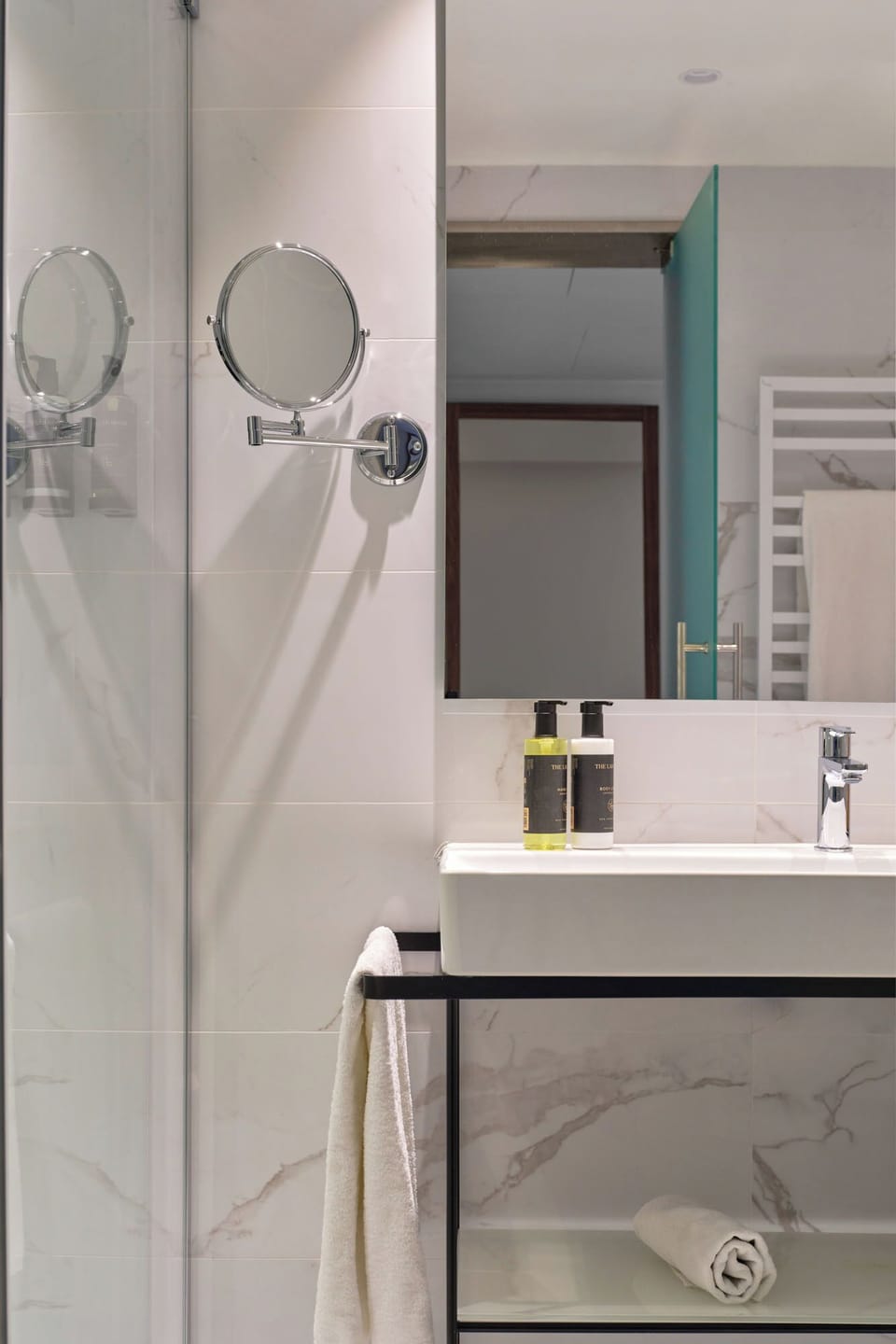 Standard Single Room, 1 Twin Bed | Bathroom | Combined shower/tub, eco-friendly toiletries, hair dryer, towels