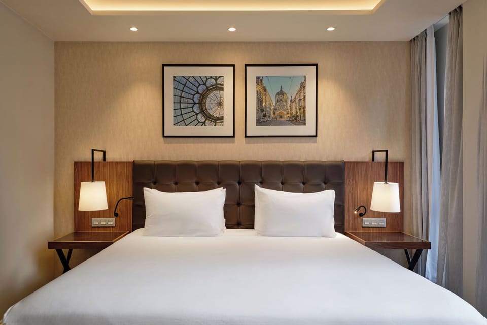 Minibar, in-room safe, desk, iron/ironing board