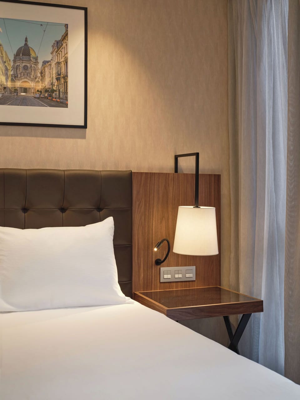 Minibar, in-room safe, desk, iron/ironing board