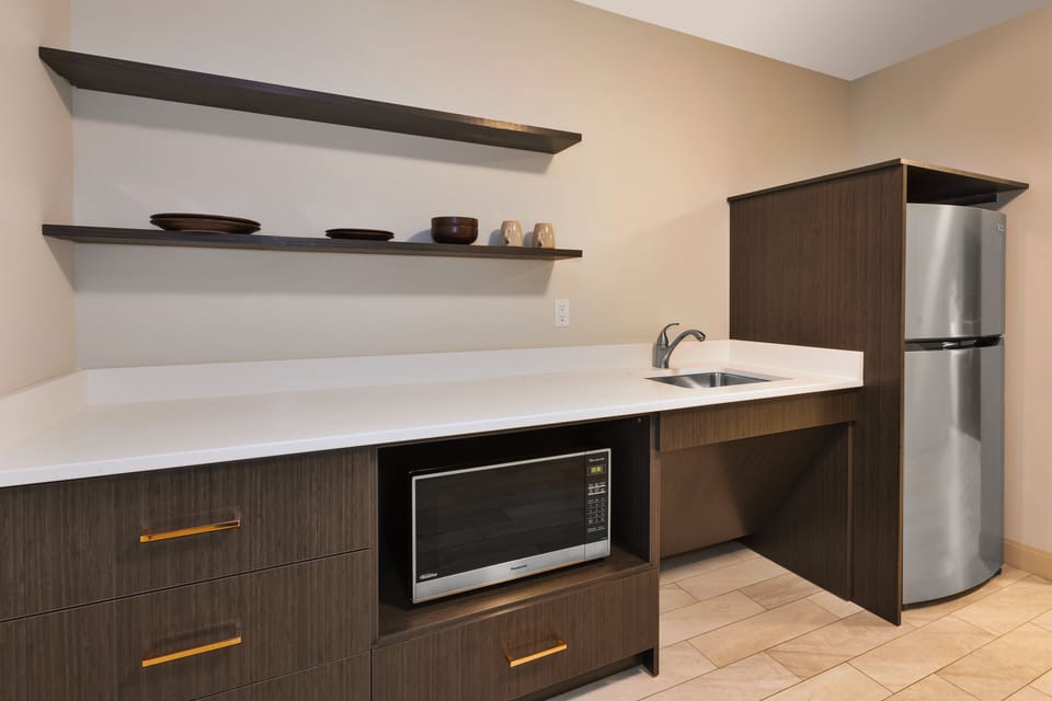 Suite, 1 King Bed | 1 bedroom, premium bedding, in-room safe, desk