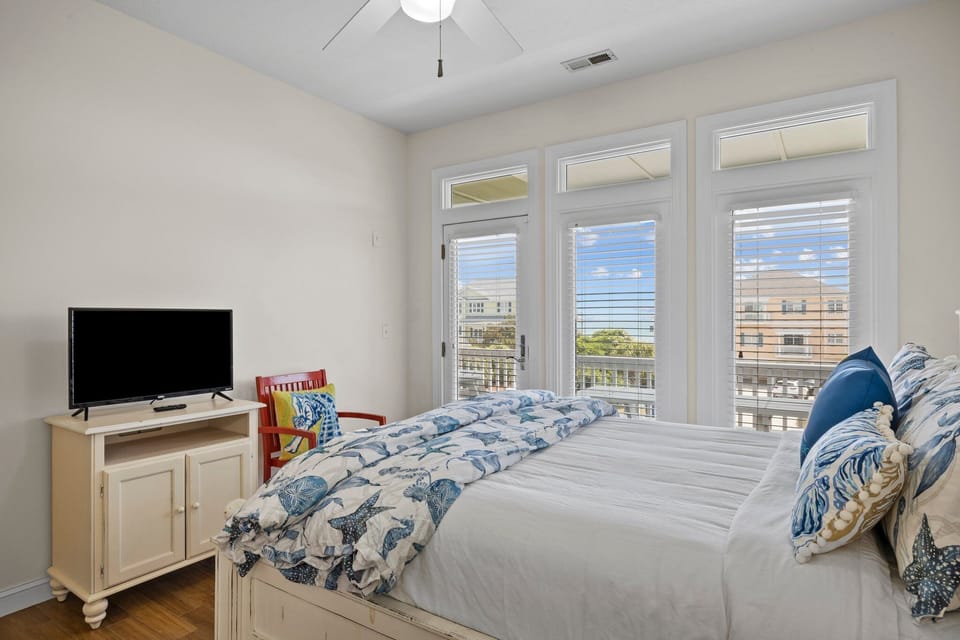 2 Queen Bedroom