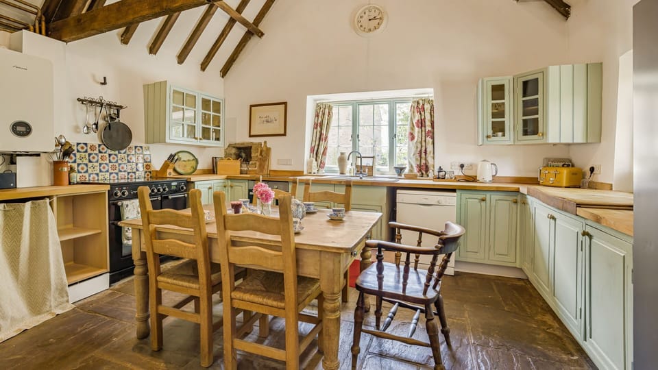 Kitchen, Butts Farm, Bolthole Retreats