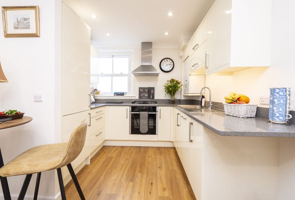 Berwick, Wimborne Minster: Kitchen and dining area