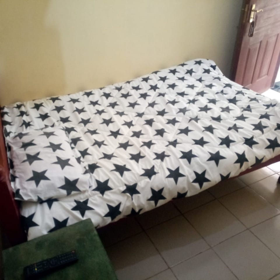Single Room | Desk, free WiFi, bed sheets