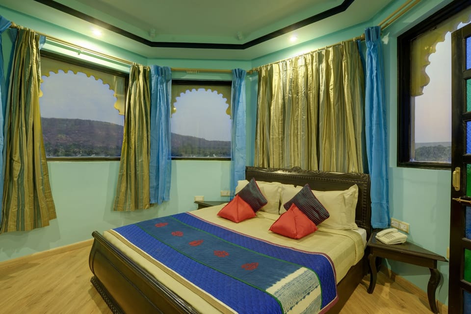 Suite | Premium bedding, minibar, in-room safe, desk