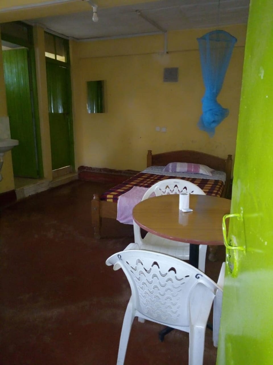 Double Room | Desk, free WiFi, bed sheets