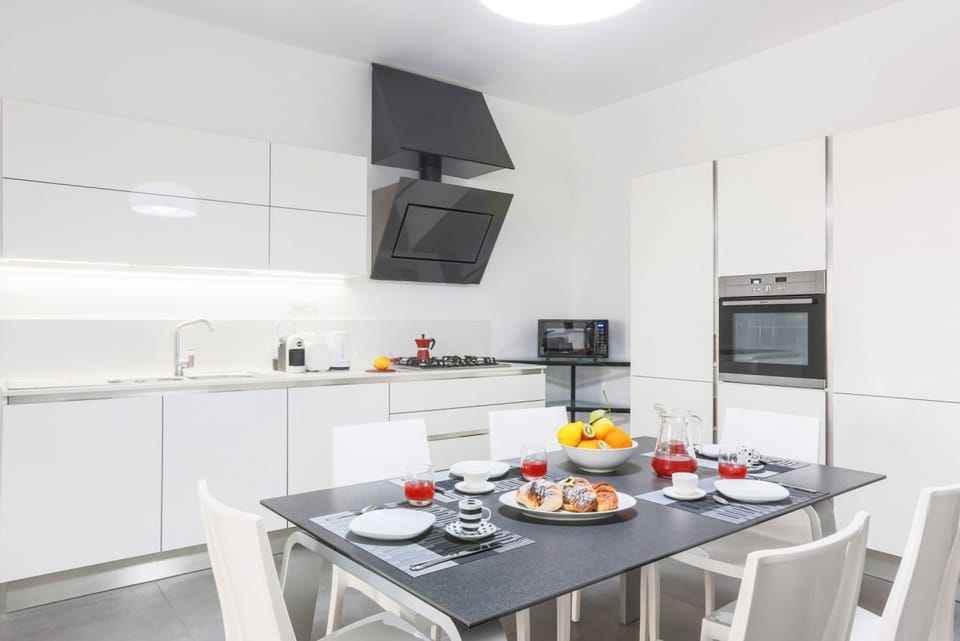 Modern spacious apartment with terrace, balconies, solarium & gym Apartment in Sorrento