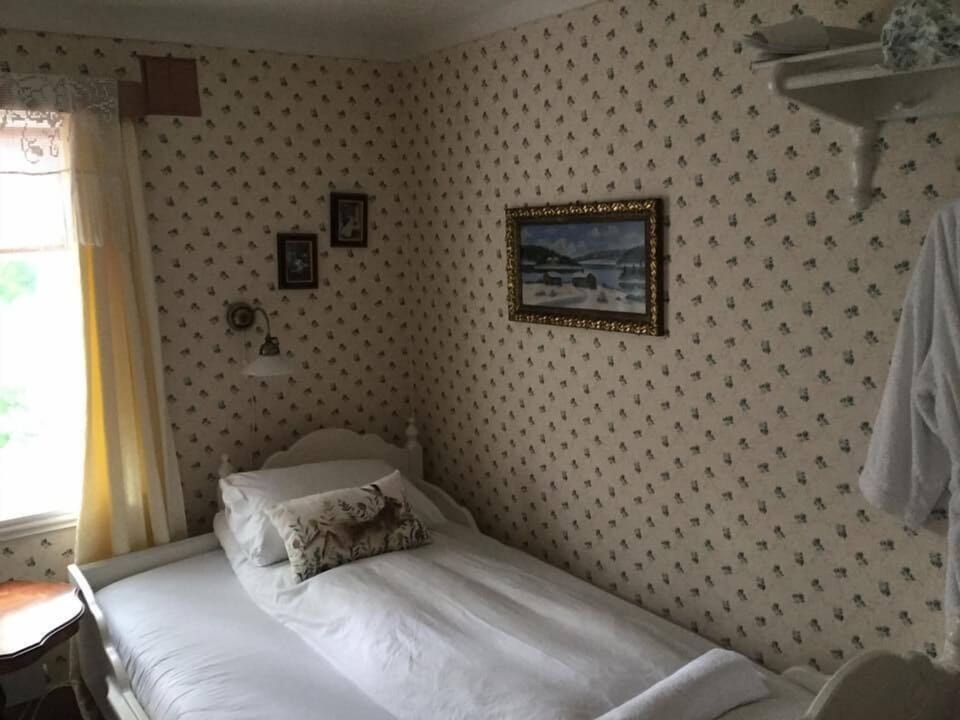 Double Room | Individually decorated, individually furnished, free WiFi, bed sheets