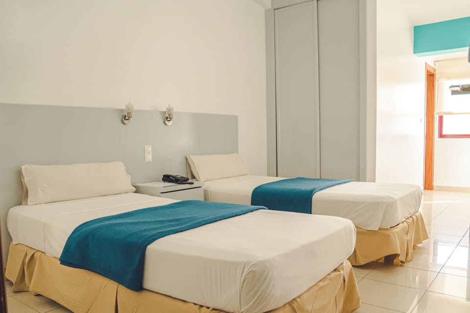 Minibar, free WiFi, bed sheets
