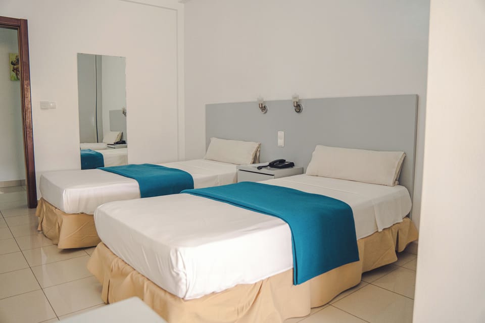 Minibar, free WiFi, bed sheets