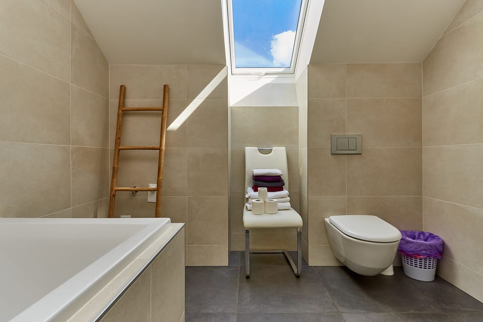 Panoramic Quadruple Room | Bathroom | Free toiletries, hair dryer, towels, soap