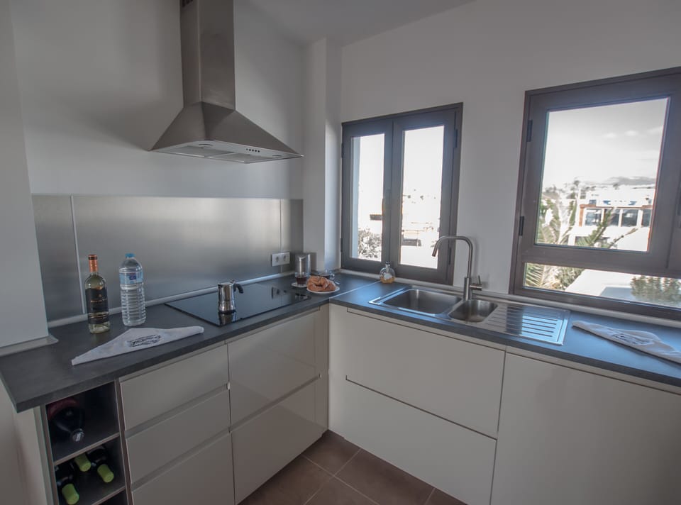 Coral Apartment Puerto del Carmen Kitchen