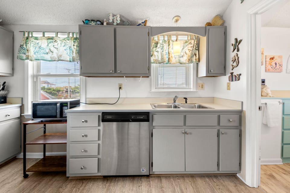 KDN3520: Gypsea Wind l Top Level Kitchen