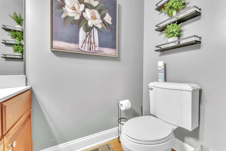 Half bath - main floor 