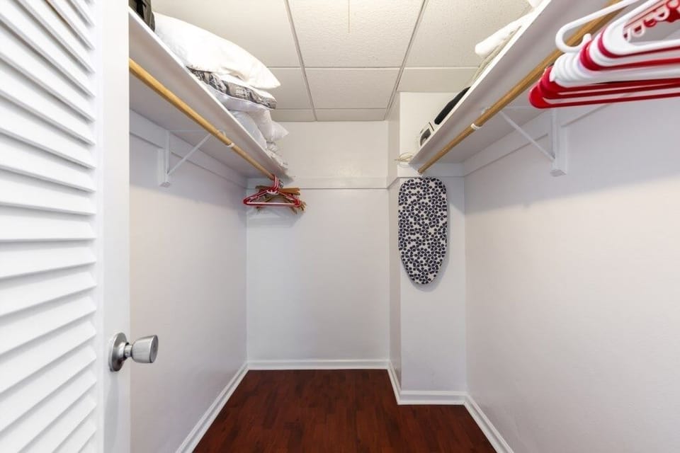 Flooring, Indoors, Floor, Furniture, Room