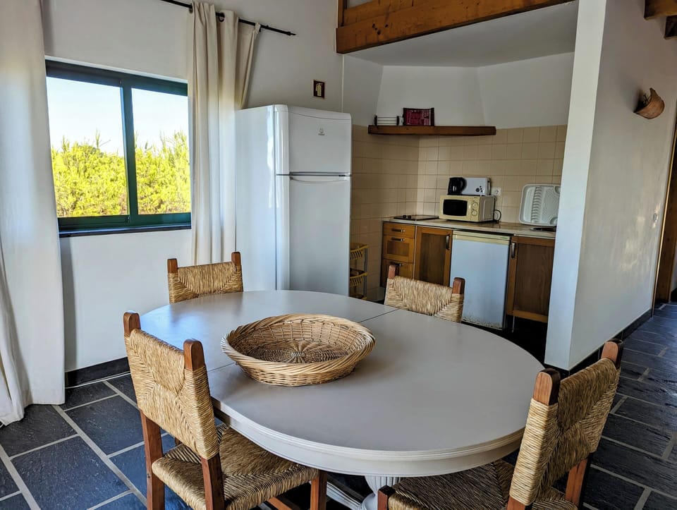 Family Apartment, 1 Bedroom, Sea View | Private kitchen