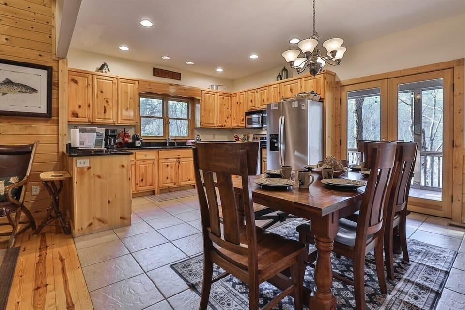 Spacious Kitchen Area