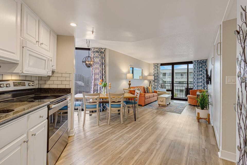 Discover the charm of our cozy kitchen in the suite, a warm and inviting corner with all the essentials for preparing delicious meals during your stay.
