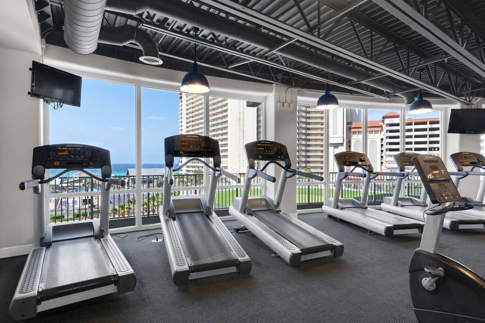 Laketown Wharf by iTrip Apartment in Panama City Beach