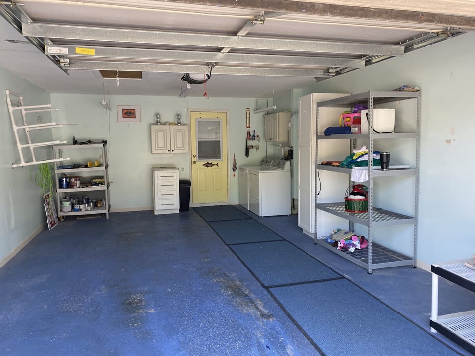 One car garage.
