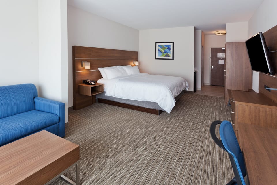 In-room safe, desk, laptop workspace, blackout drapes