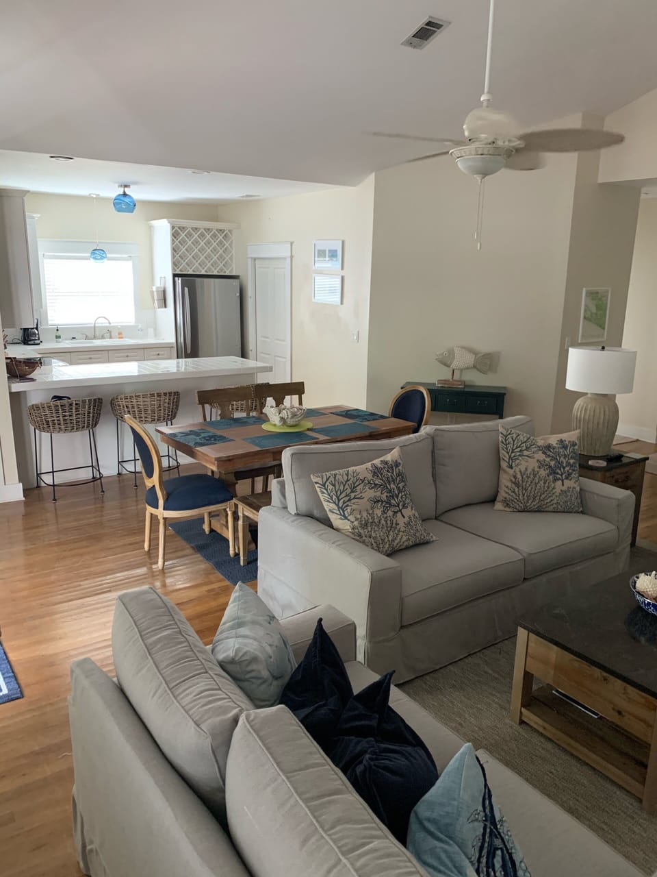 Living room, dining area and kitchen. 