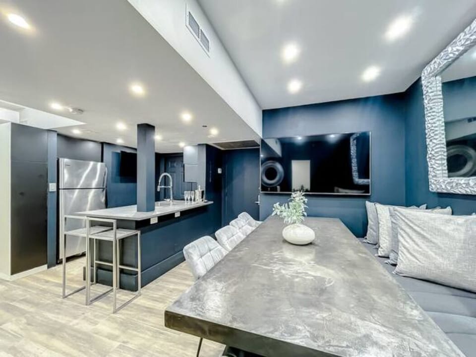 Full-size kitchen with brand new state-of-art with in-kitchen dining.