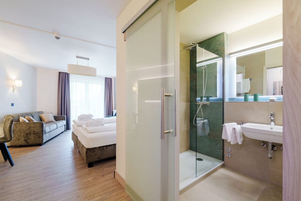 Superior Single Room, Non Smoking | Hypo-allergenic bedding, in-room safe, individually decorated, desk