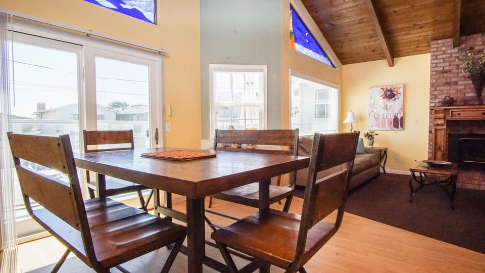 Unit A Dining Room & Deck w/ Gas BBQ 333 Juanita Oceano Vacation