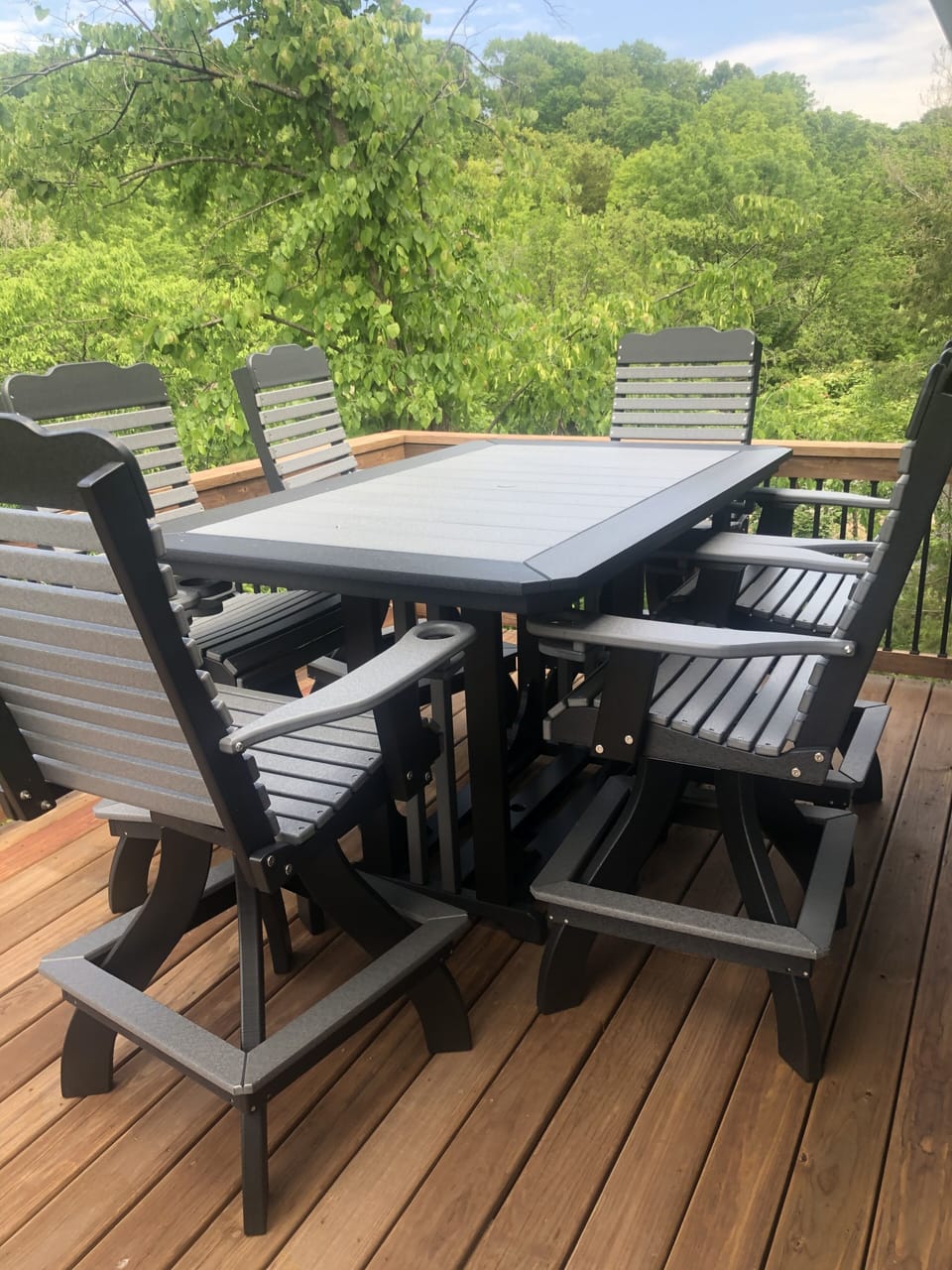New bar height table w/6 swivel chairs