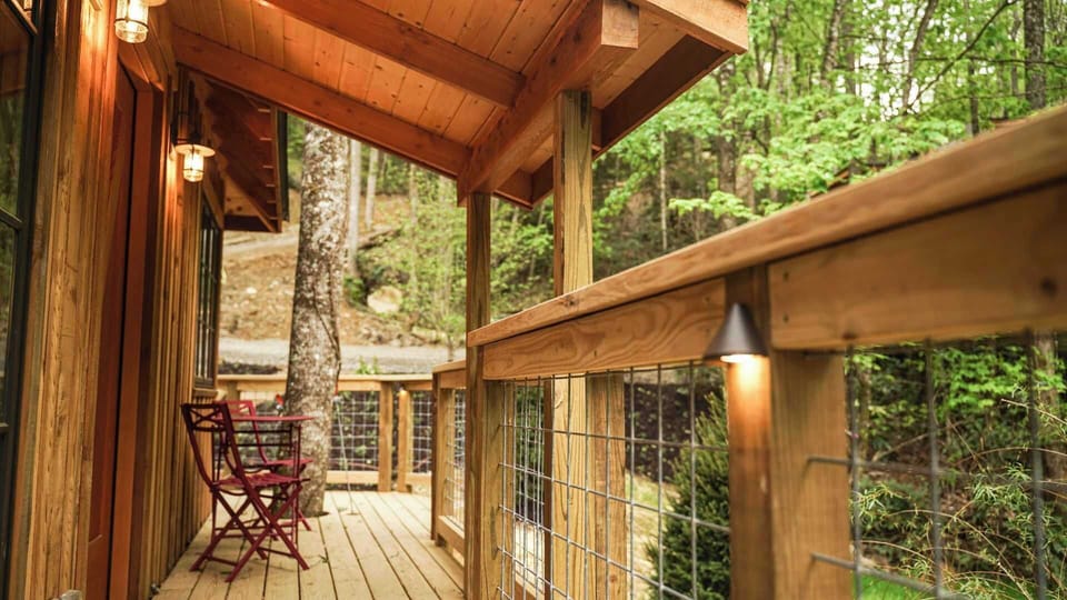 Deck walkway