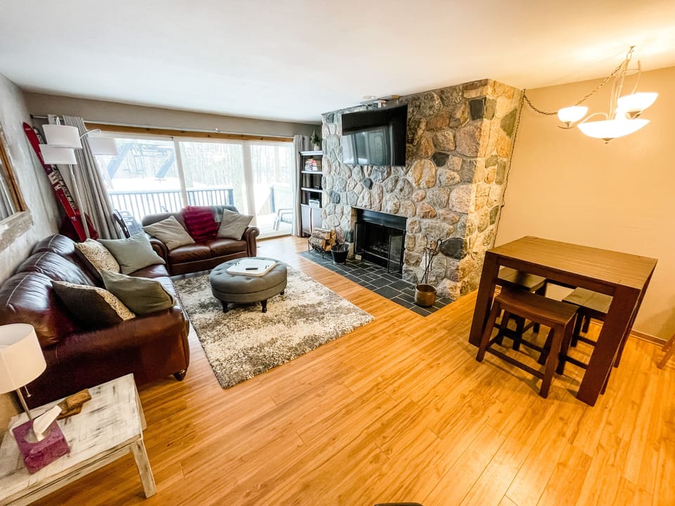 Main Livingroom